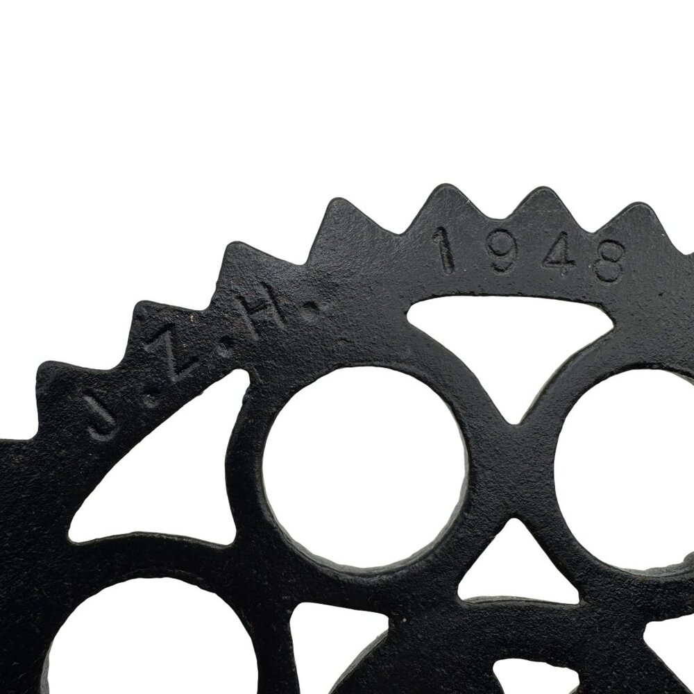 Cast Iron Trivet JZH 1948 Mt Vernon VA Cooking Decor Vintage Black Retro Kitchen - Picture 3 of 8